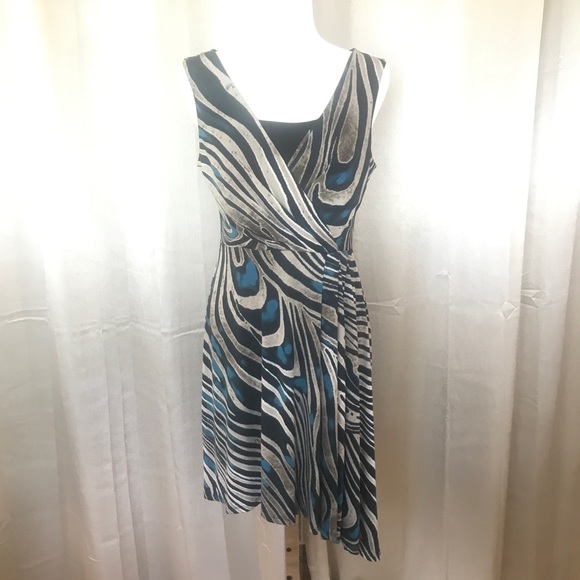 Sandra Darren Dress Size 8 Medium Asymmetrical Hem Stretch Sleeveless Striped. - Picture 13 of 15